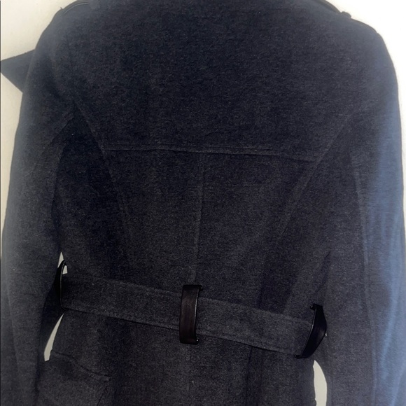 Stylish Black Trench Coat for Women - Picture 11 of 12